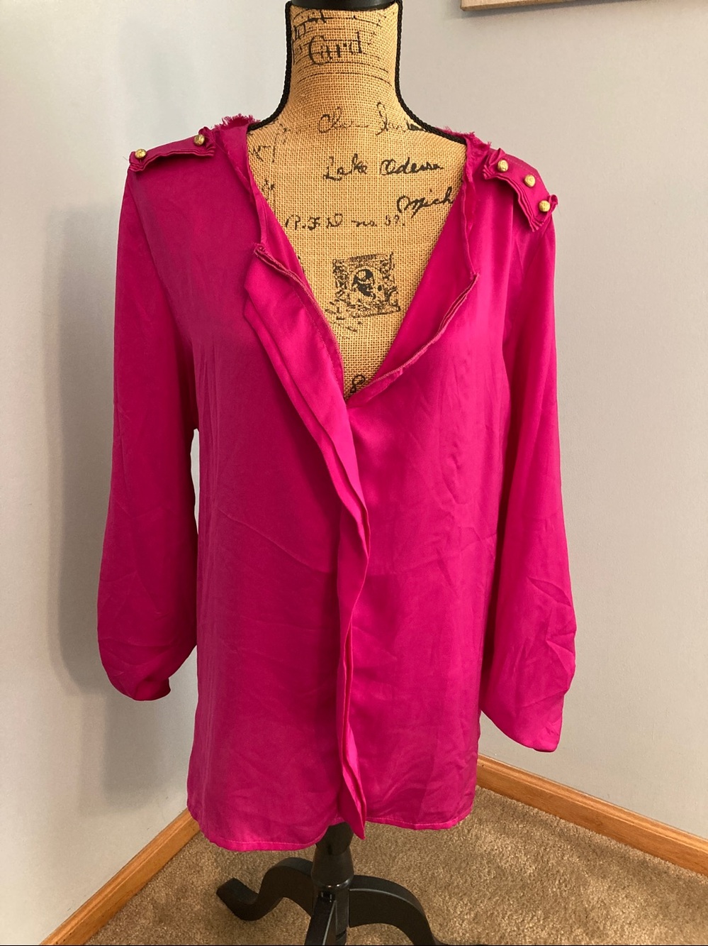 T-Bags Los Angeles Fuschia Blouse Gold-Button Shoulder Detail Women Size 2X